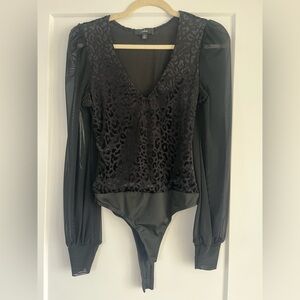Lulu's Black Velvet Leopard Mesh Sleeve Bodysuit